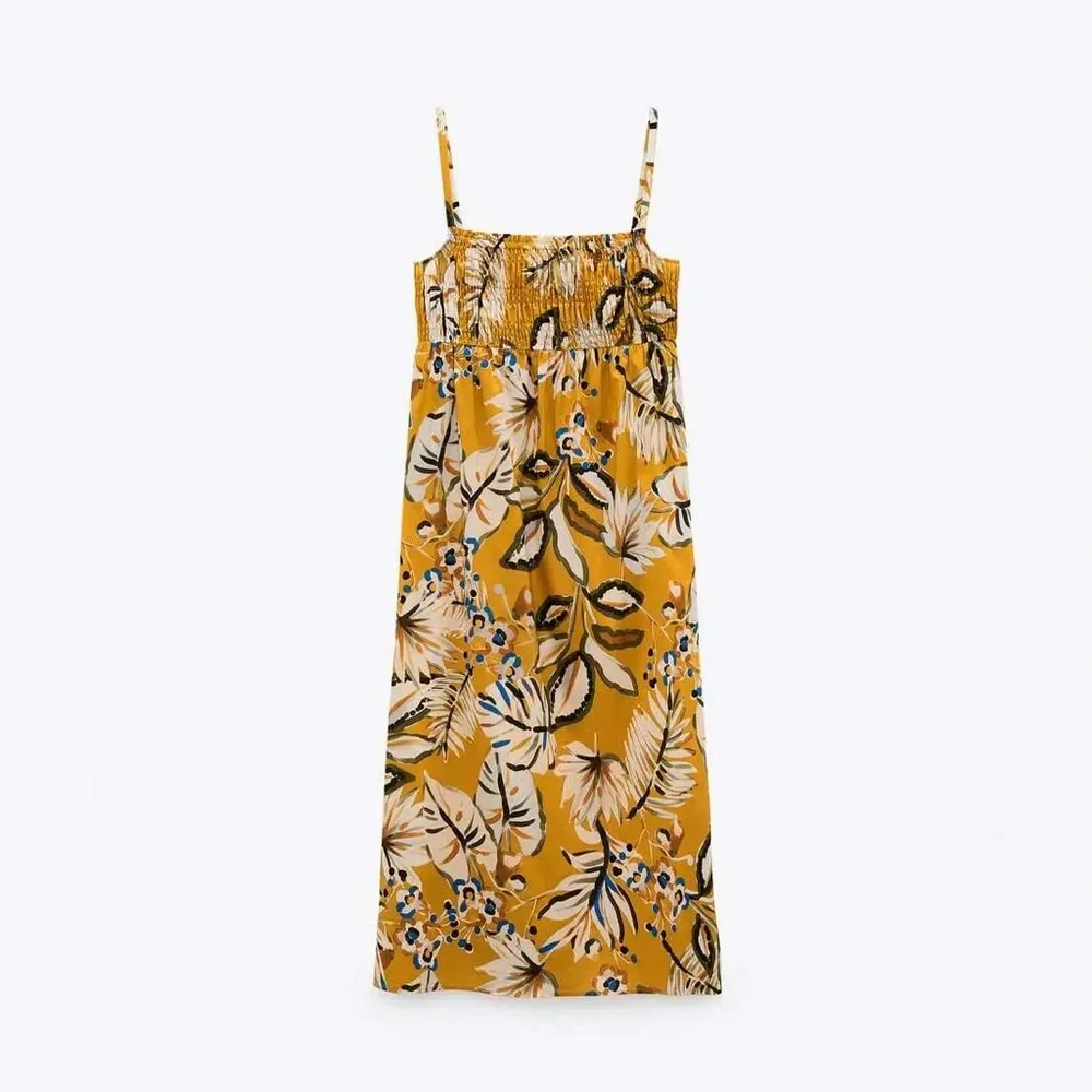 NWT Zara floral smocked sundress. Size XS. - Picture 4 of 7